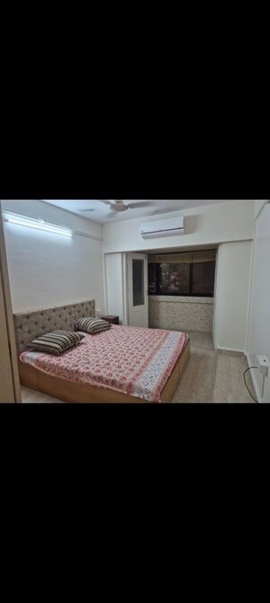 2 BHK Apartment For Rent in Our Select Apartment, Bandra West