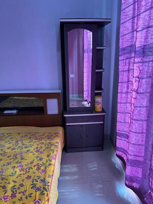 Furnished Amenities in 2 BHK Apartment at K Raheja Heights, Malad East – for Rent