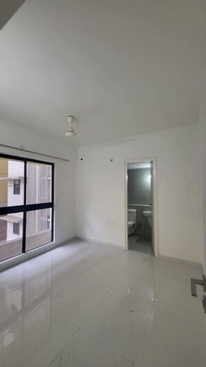 Room in 1 BHK Apartment at Runwal Gardens, Dombivli East – for Rent