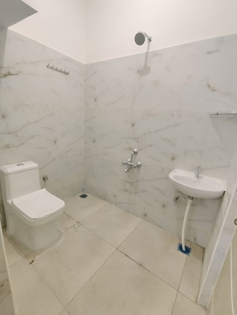 Bathroom, hsr layout 2 Bedroom 1100 Sq.Ft. Builder Floor In Hsr Layout Bangalore 10656259