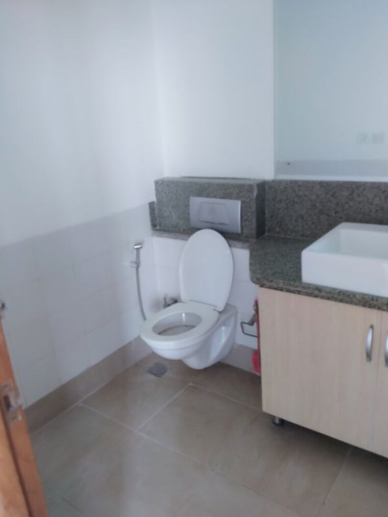 Bathroom, dhoot-time-residency 2 Bedroom 1200 Sq.Ft. Apartment In Sector 63 Gurgaon 10656276