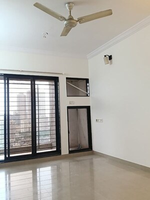 Room in 2 BHK Apartment at Swapnalok Towers, Malad East – for Rent
