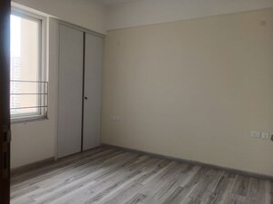 Room in 3.5 BHK Apartment at ABA Ivy County, Sector 75 – for Rent