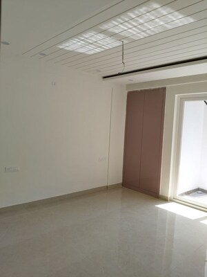 Room in 3 BHK Apartment at Alaknanda Maxxus Eden Estate, Ghazipur – for Sale