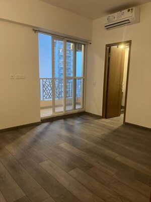 Room in 4 BHK Apartment at ABA Ivy County, Sector 75 – for Rent