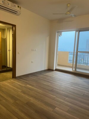 Room in 4 BHK Apartment at ABA Ivy County, Sector 75 – for Rent