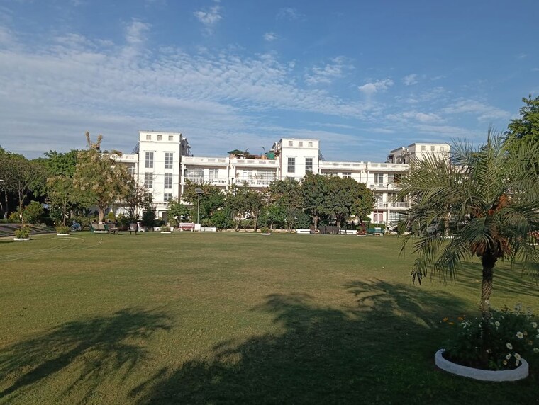 undefined, dlf-central-square 6+ Bedroom 350 Sq.Yd. Independent House In North Mullanpur Chandigarh 10656257