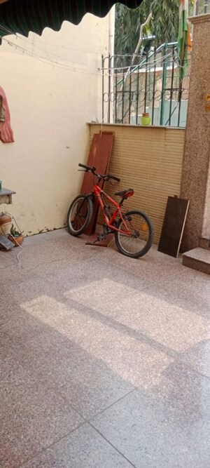 Parking in 3 BHK Builder Floor at Alaknanda – for Rent