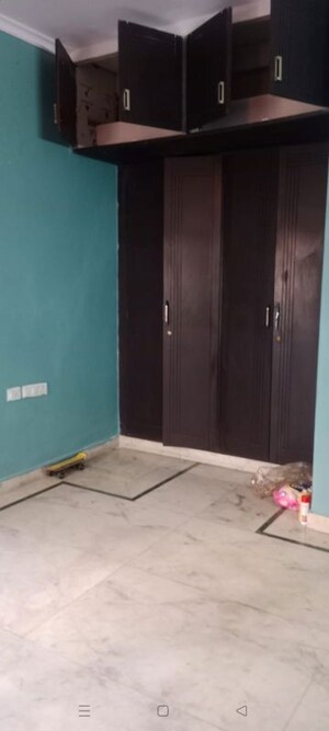 Room in 3 BHK Builder Floor at Alaknanda – for Rent