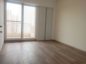 Room in 4 BHK Apartment at ABA Ivy County, Sector 75 – for Rent