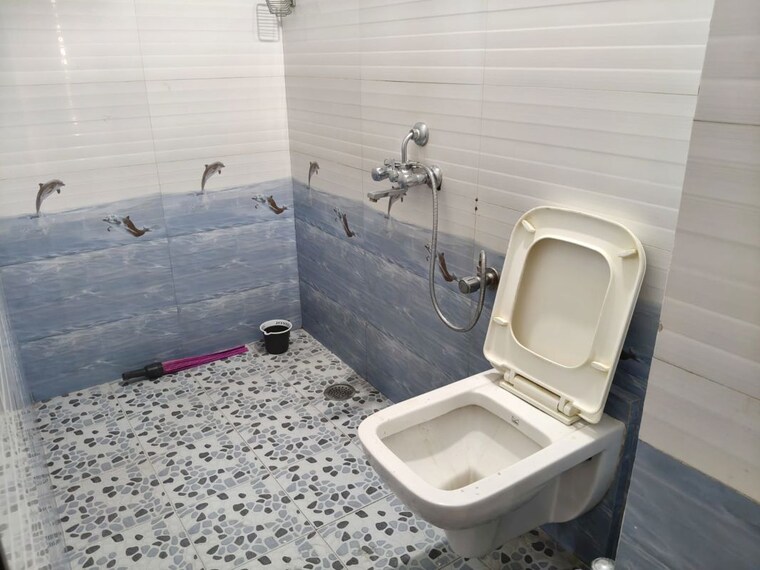 Bathroom, army-welfare-chs 3 Bedroom 1800 Sq.Ft. Apartment In Nerul Navi Mumbai 10656355