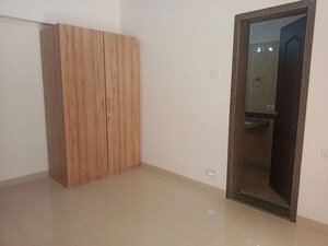 Room in 2 BHK Apartment at K Raheja Raheja Residency, Malad East – for Rent