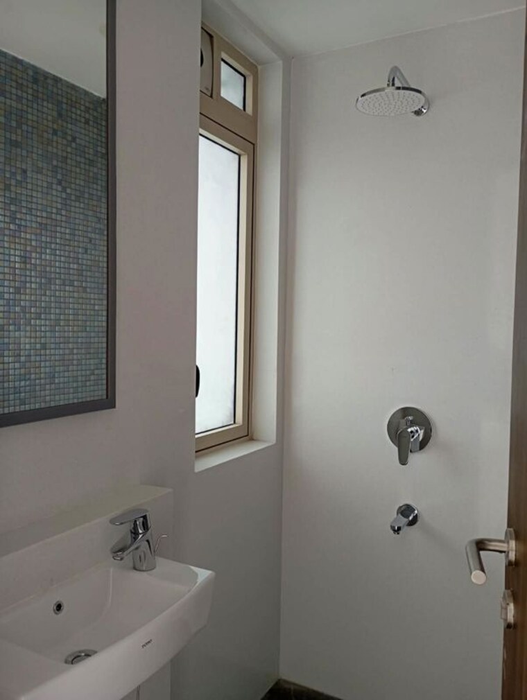 Bathroom, lodha-the-park 3 Bedroom 1300 Sq.Ft. Apartment In Worli Mumbai 10656406