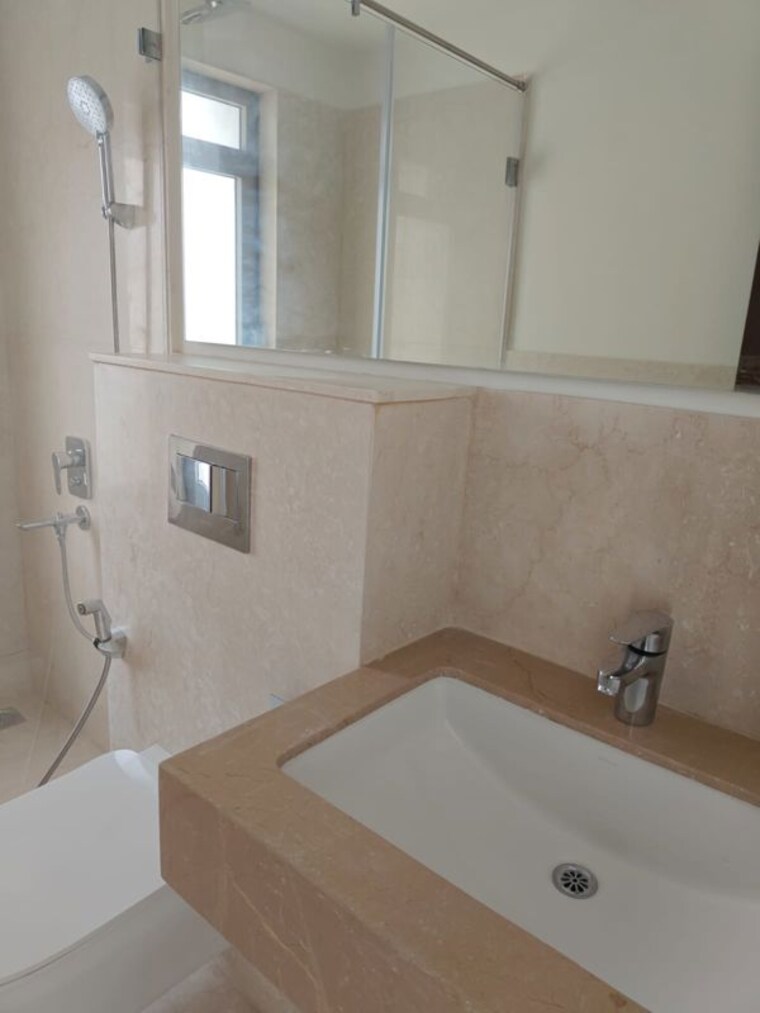 Bathroom, piramal-aranya-arav 4 Bedroom 1540 Sq.Ft. Apartment In Byculla Mumbai 10656356
