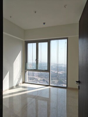 Room in 4 BHK Apartment at Piramal Aranya Arav, Byculla – for Sale