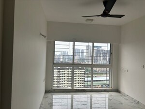 Room in 2 BHK Apartment at Raheja Ridgewood, Goregaon East – for Rent