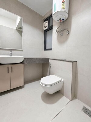 Bathroom in 3.5 BHK Apartment at M3M Heights, Sector 65 – for Rent