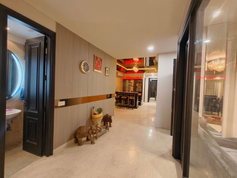  Parking, greater kailash 3 Bedroom 450 Sq.Yd. Builder Floor In Greater Kailash Delhi 10656468