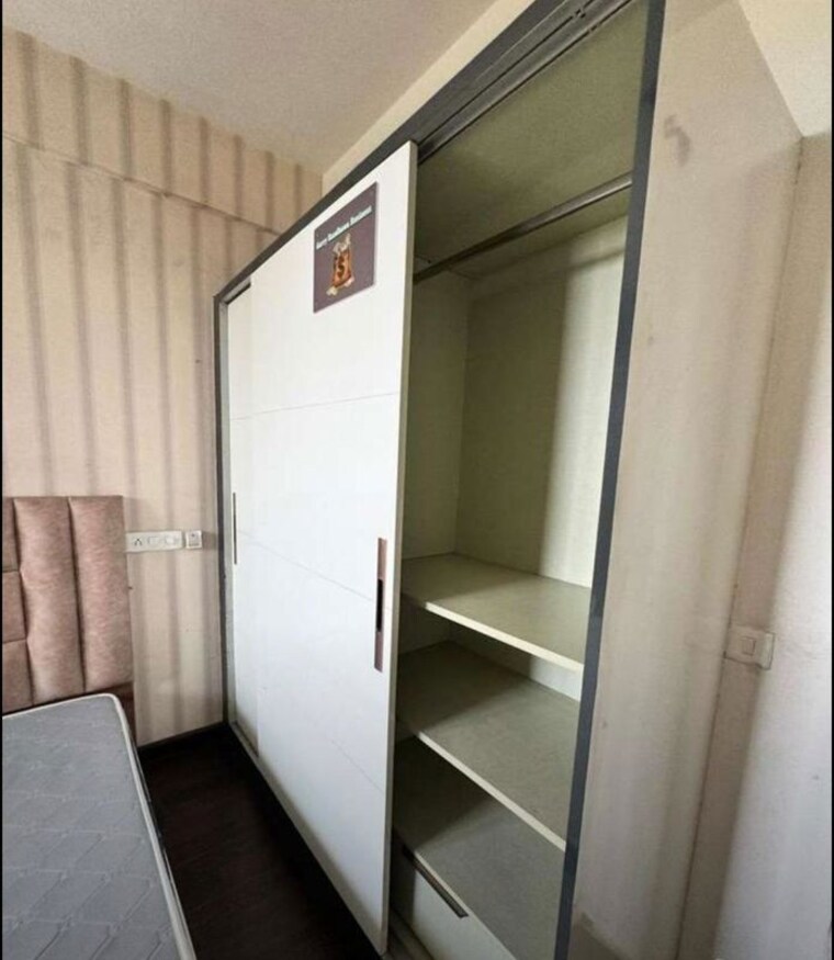 Cupboard, vip road 2 Bedroom 1080 Sq.Ft. Apartment In Vip Road Zirakpur 10656508