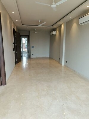 Room in 3 BHK Builder Floor at Chittaranjan Park – for Rent
