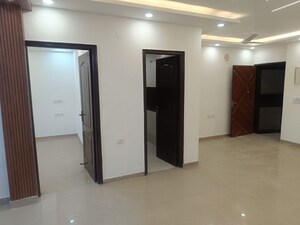 Room in 3 BHK Apartment at Raj Nagar Extension – for Rent