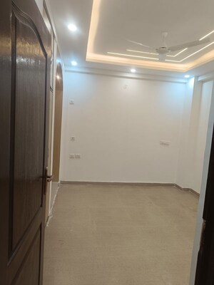 Room in 3 BHK Apartment at Raj Nagar Extension – for Rent