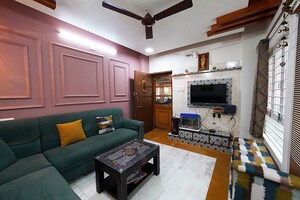 Team Area in 2 BHK Apartment at Satellite – for Sale