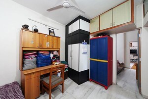 Team Area in 2 BHK Apartment at Satellite – for Sale