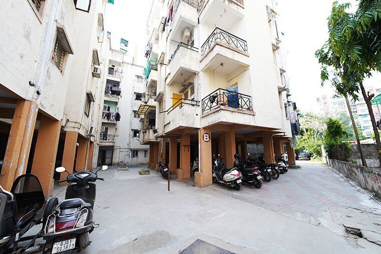 Exterior View, satellite 2 Bedroom 110 Sq.Yd. Apartment In Satellite Ahmedabad 10656534