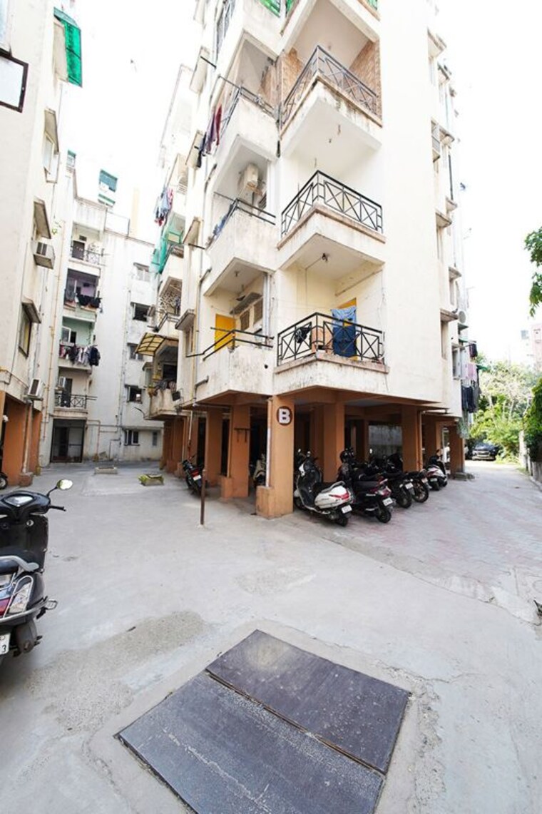 Exterior View, satellite 2 Bedroom 110 Sq.Yd. Apartment In Satellite Ahmedabad 10656534