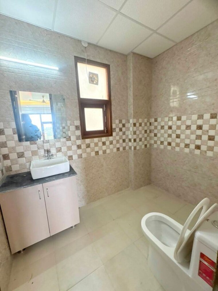 Bathroom, saket 1 Bedroom 550 Sq.Ft. Builder Floor In Saket Delhi 10656530