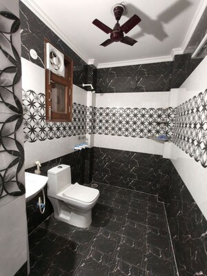 Team Area in 3 BHK Independent House at Sector 100 – for Rent