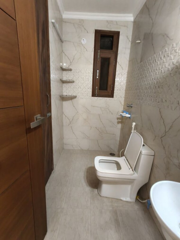 Bathroom, sector 100 3 Bedroom 162 Sq.Mt. Independent House In Sector 100 Noida 10656525