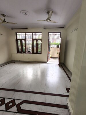 2 BHK Independent House For Rent in RWA Apartments Sector 52, Sector 52