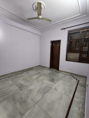 Room in 2 BHK Independent House at RWA Apartments Sector 52, Sector 52 – for Rent