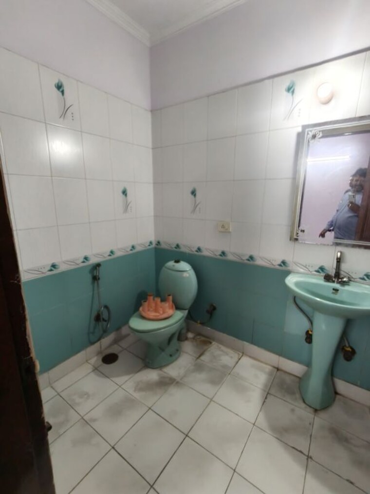 Team Area, rwa-apartments-sector-52 2 Bedroom 162 Sq.Mt. Independent House In Sector 52 Noida 10656549