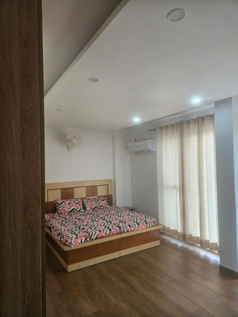 Bedroom, sector 52 4 Bedroom 2700 Sq.Ft. Builder Floor In Sector 52 Gurgaon 10656548