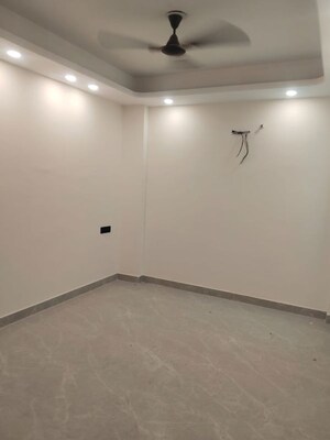 Room in 1 BHK Apartment at Saket – for Rent