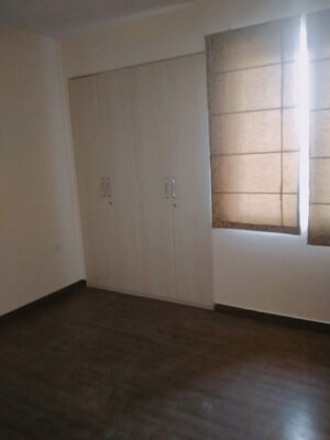 Room in 4 BHK Apartment at Conscient Heritage One, Sector 62 – for Rent