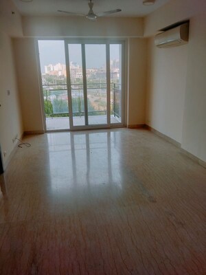 Room in 4 BHK Apartment at Conscient Heritage One, Sector 62 – for Rent