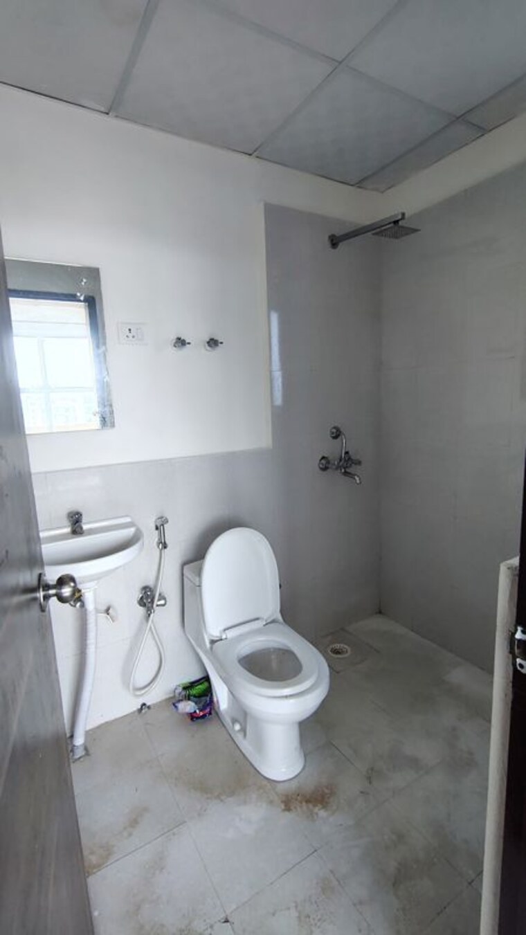 Bathroom, pyramid-midtown 2 Bedroom 699 Sq.Ft. Apartment In Sector 59 Gurgaon 10656576