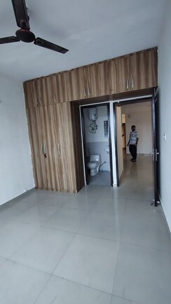 2 BHK Apartment For Sale in Pyramid Midtown