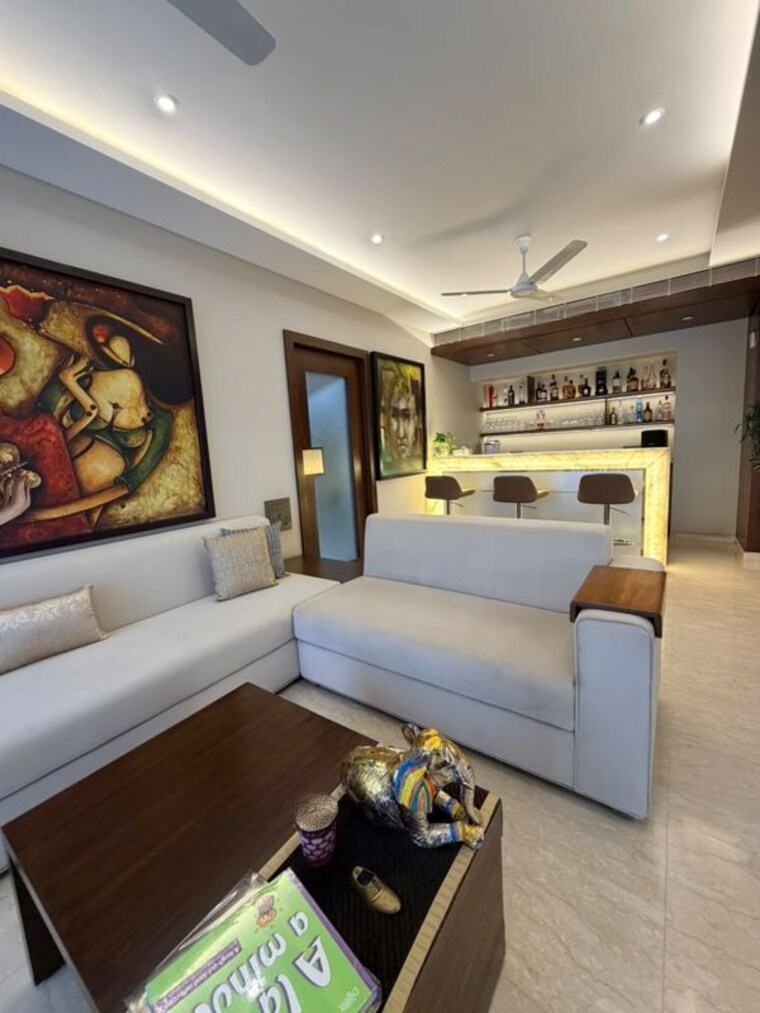 Living Room, lokhandwala complex 5 Bedroom 4500 Sq.Ft. Apartment In Lokhandwala Complex Mumbai 10656584