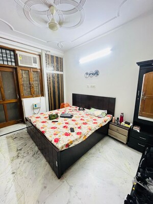 Bedroom in 2 BHK Builder Floor at Sector 32 – for Rent