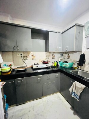 Kitchen in 2 BHK Builder Floor at Sector 32 – for Rent