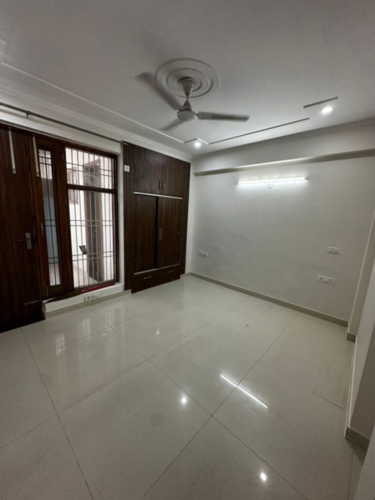 Room, sector 45 2 Bedroom 1200 Sq.Ft. Builder Floor In Sector 45 Gurgaon 10656604