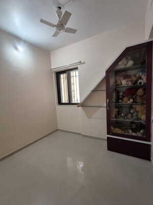 Bedroom in 2.5 BHK Apartment at Dosti Vihar, Samata Nagar – for Rent