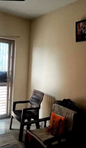 Living Room in 3 BHK Builder Floor at BPTP Parkland, Sector 75 – for Rent