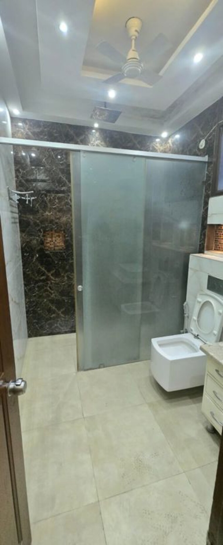 Bathroom, yk-homes 4 Bedroom 450 Sq.Yd. Builder Floor In Green Fields Colony Faridabad 10656626