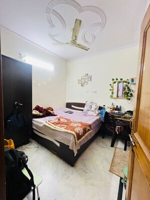 Bedroom in 2 BHK Builder Floor at Sector 39 – for Rent